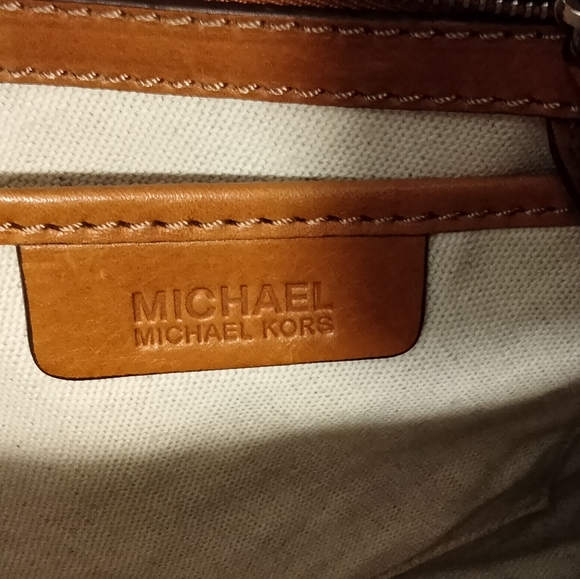 Rare Vintage Michael Kors Tan and Olive Green Shoulder Bag - Picture 12 of 12